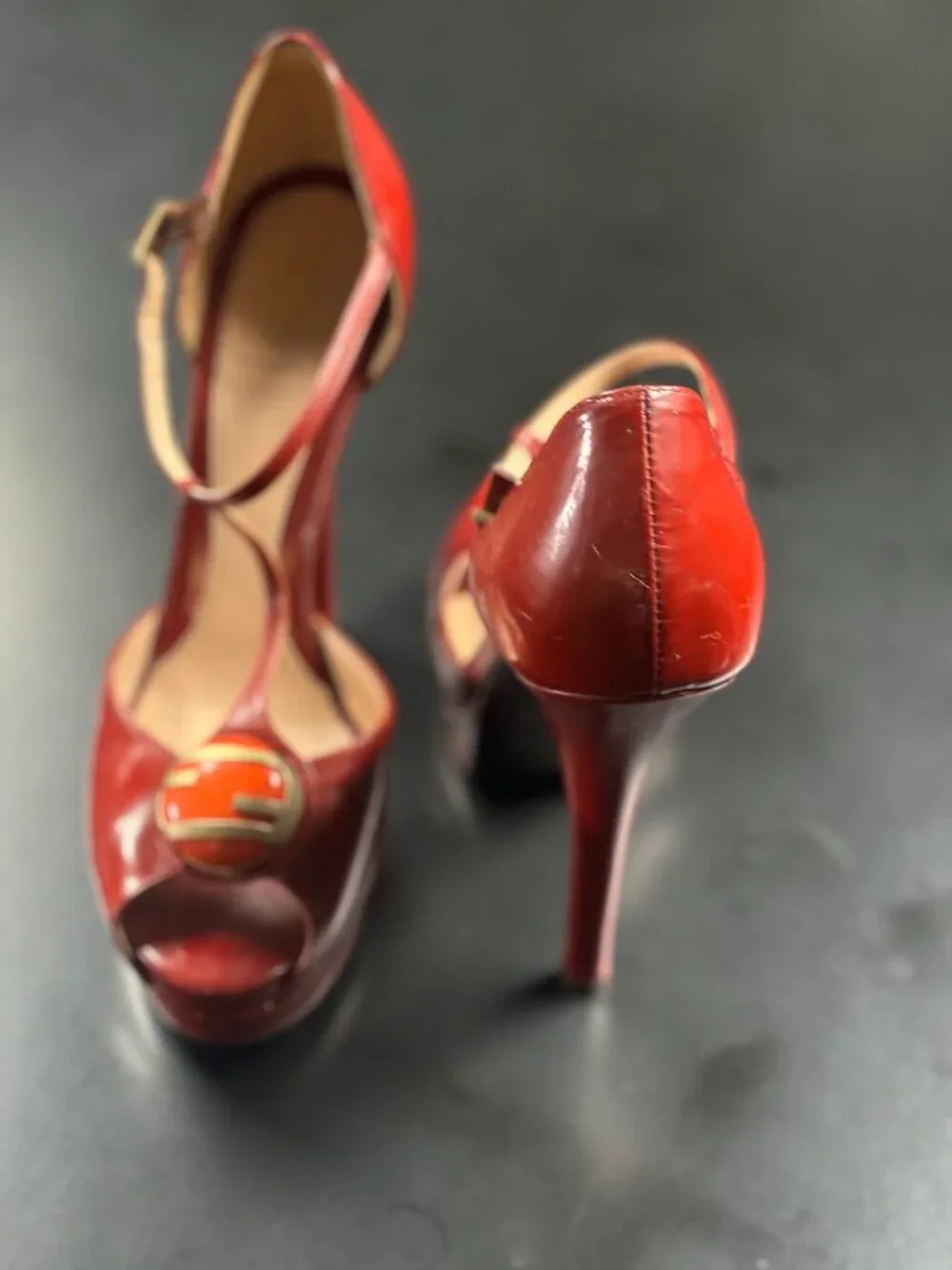 *Fendi Black Patent Leather T-Strap Peep-Toe Platform Size 39 5.5